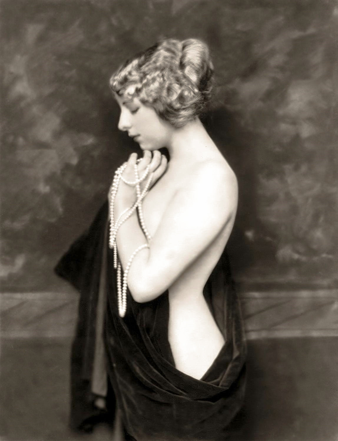 Alfred Cheney Johnston - Semi Nude Ziegfeld Girl Pearls & Velvet - 17"x22" Print