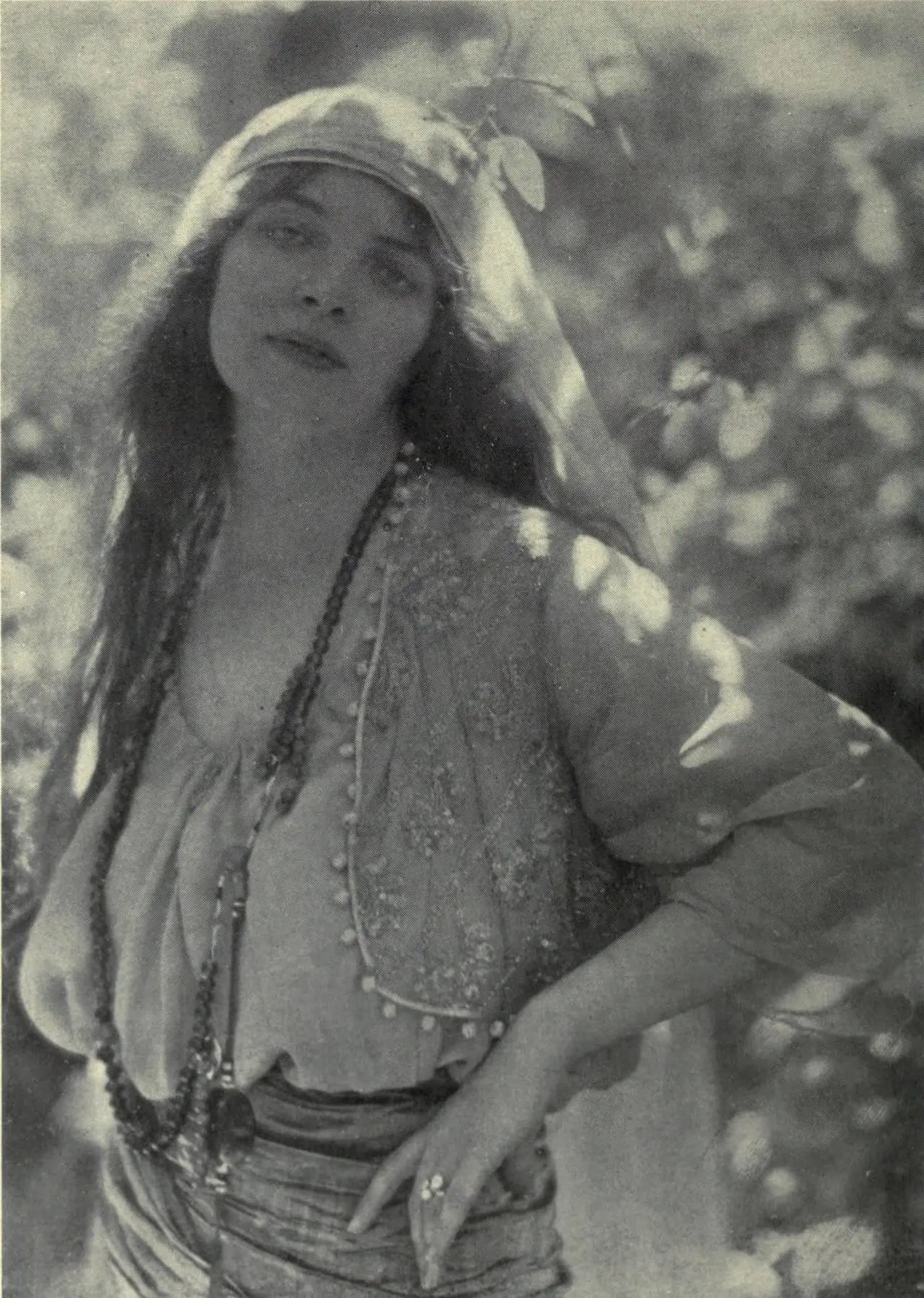 {{ product_title }} Fine Art Print | {{ product_vendor }} Jakero77 Edward Weston - Gypsy Portrait (1916) - 17" x 22" Fine Art Print Art Print  Jakero77