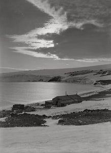 {{ product_title }} Fine Art Print | {{ product_vendor }} Jakero77 Herbert Ponting - Waning Daylight Barne Glacier Antarctica (1911) - 17"x22" Print Art Print  Jakero77